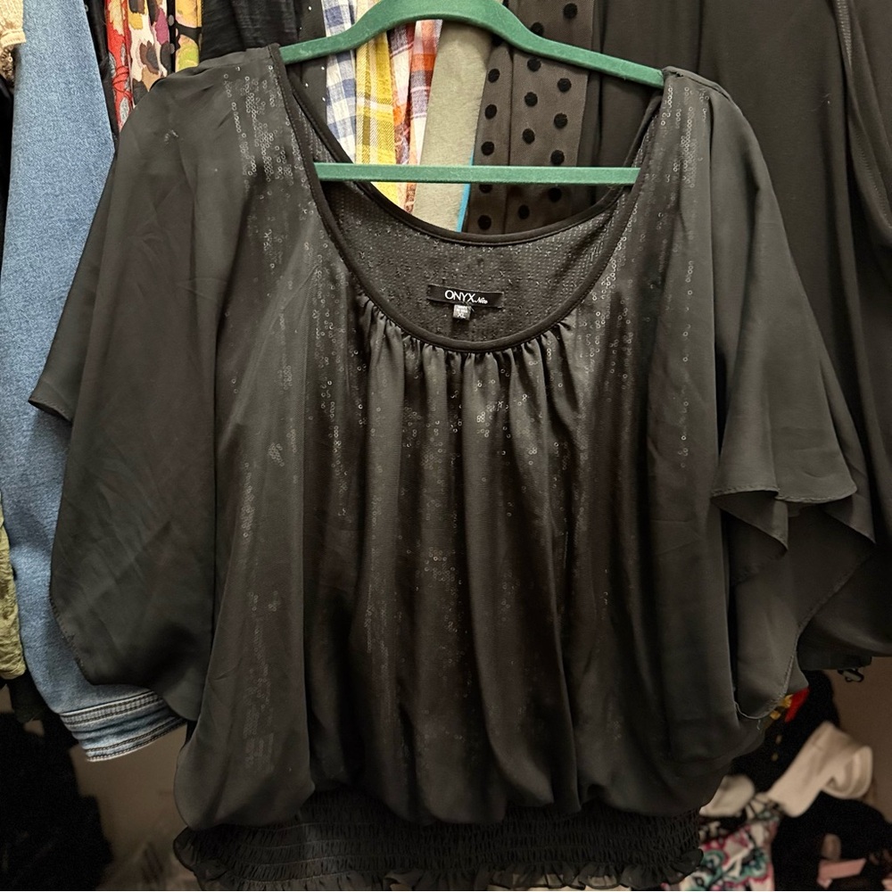 Onyx Nite Gray Flutter Sleeve Blouse